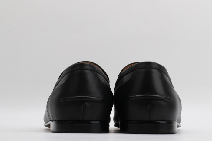 guc loafer