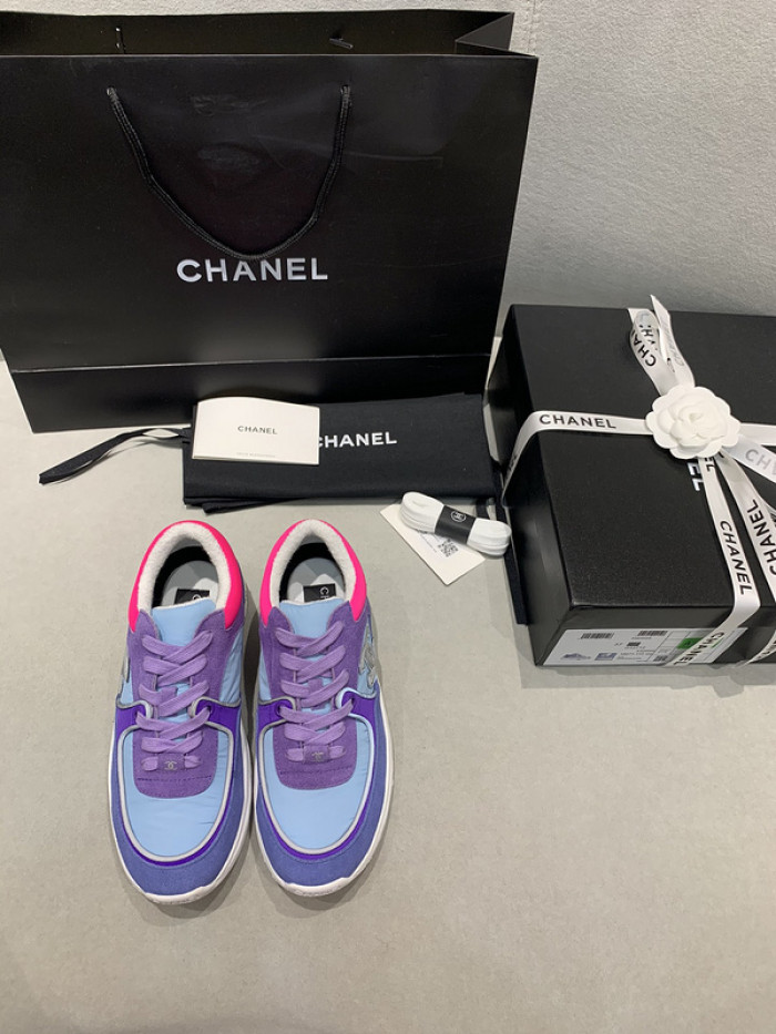 cn cc logo sneaker