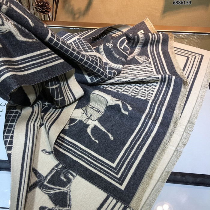 H**mes scarf