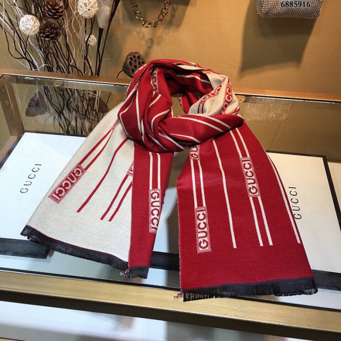 g*u*i scarf