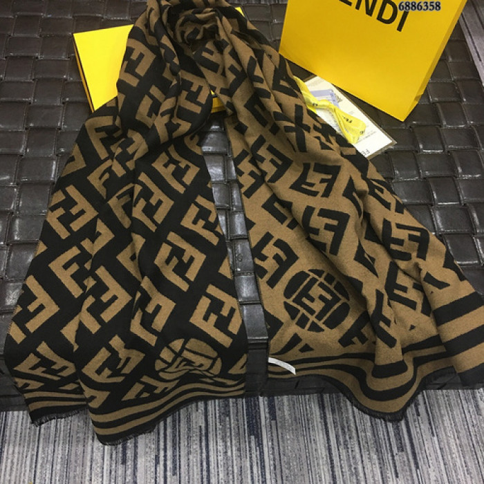 F**di scarf