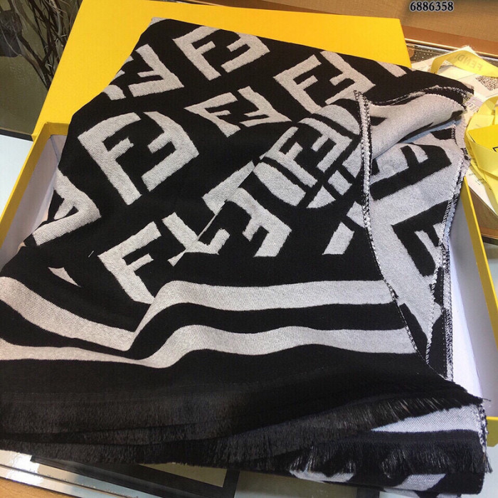 F**di scarf