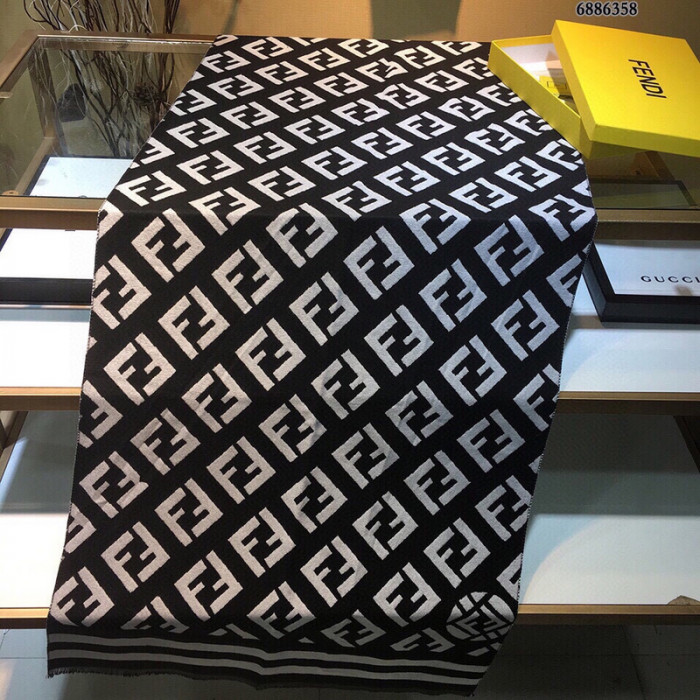 F**di scarf
