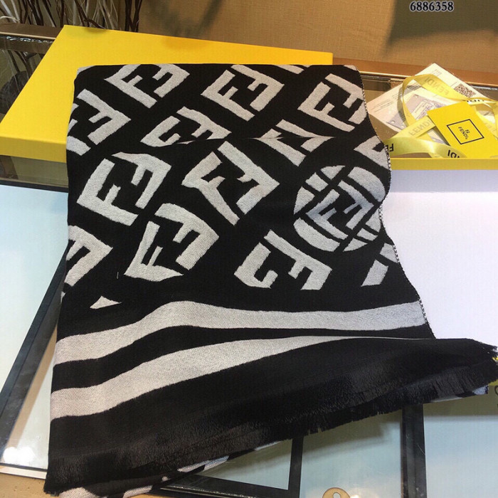 F**di scarf