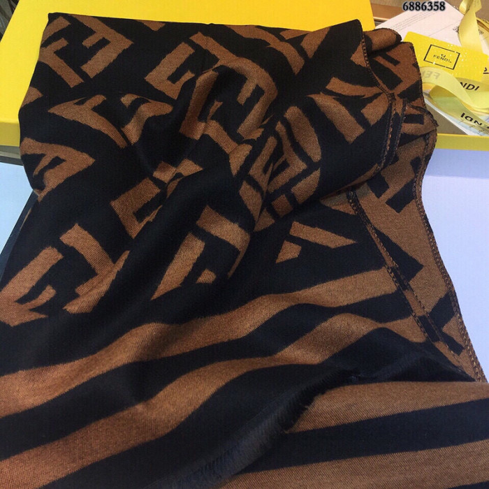 F**di scarf