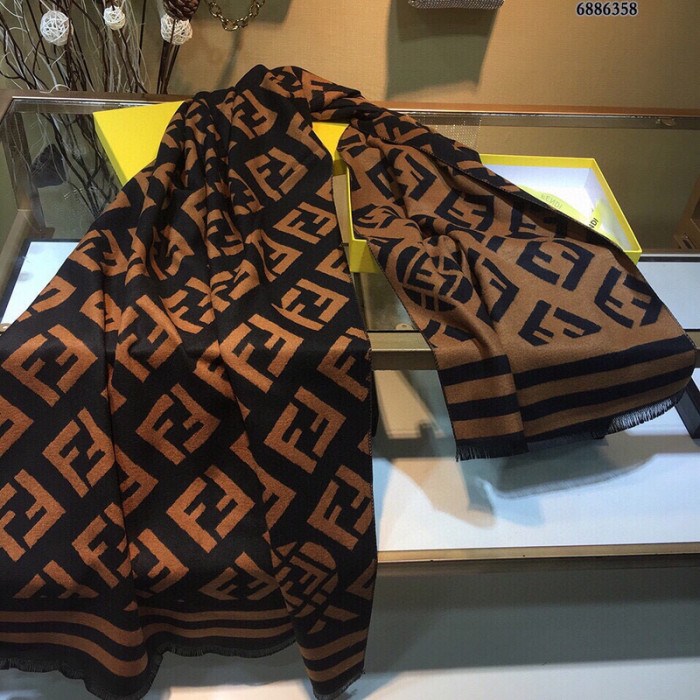F**di scarf
